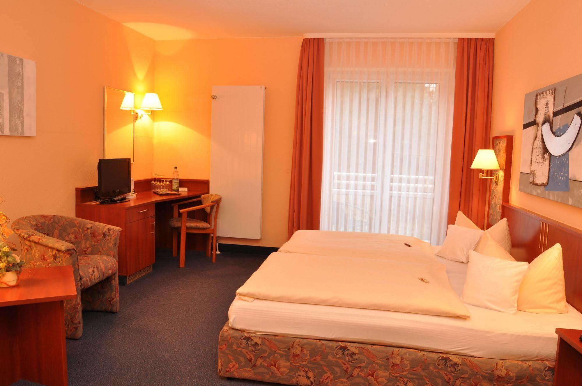 Altstadthotel An Der Werra Meiningen Exterior photo